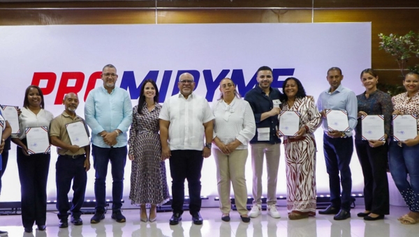 Promipyme entrega RD$90 millones a 400 prestatarios en Villa Altagracia